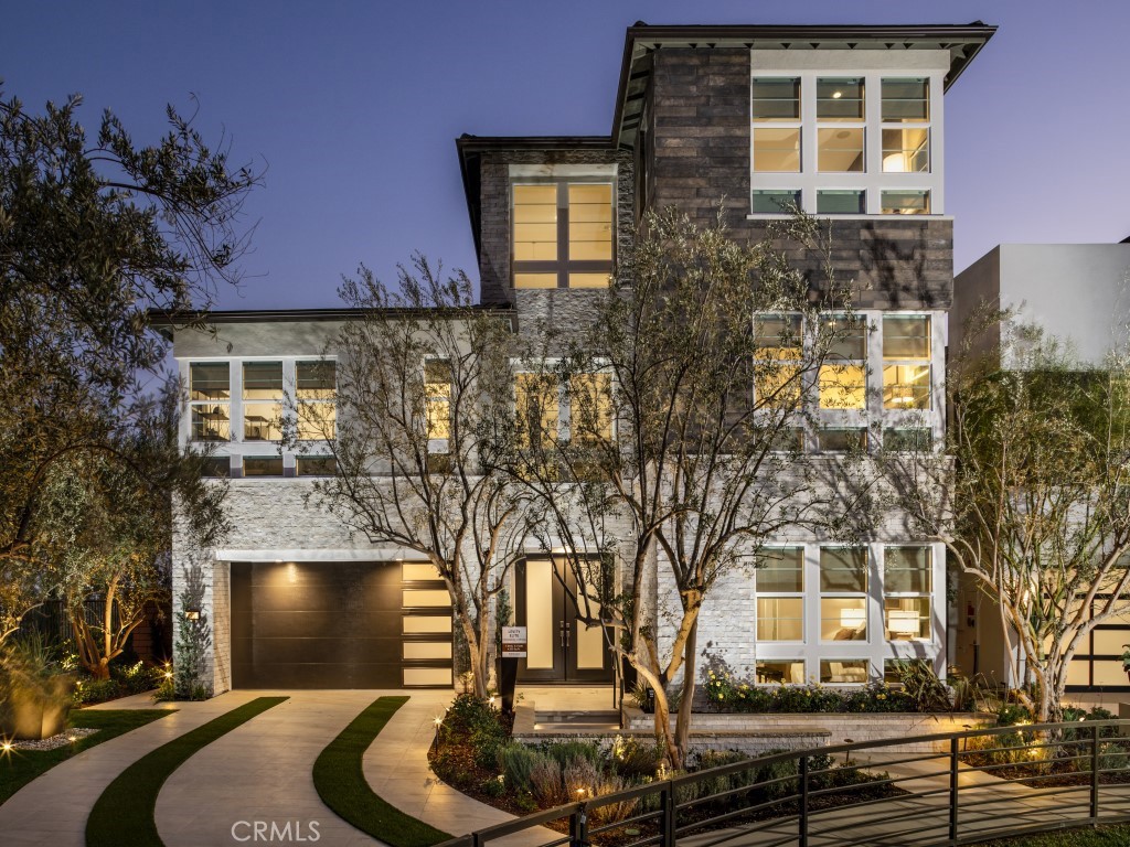 Front Elevation: Levity Elite Contemporary Craftsman