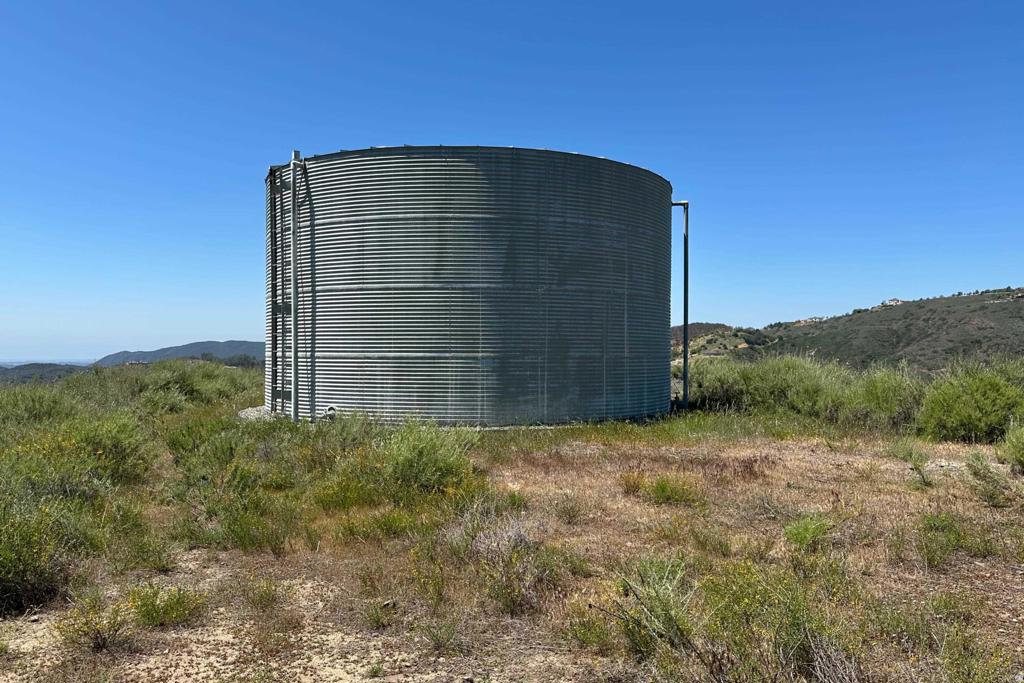 1 Vía Tornado Temecula, CA 92590 - Photo 14 of 42 a view of outdoor space and front view of a house