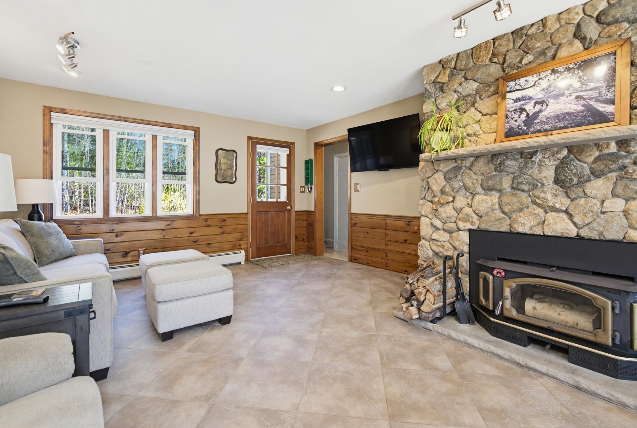 17 Dudley Road Brentwood, NH 03833 - Photo 4 of 57