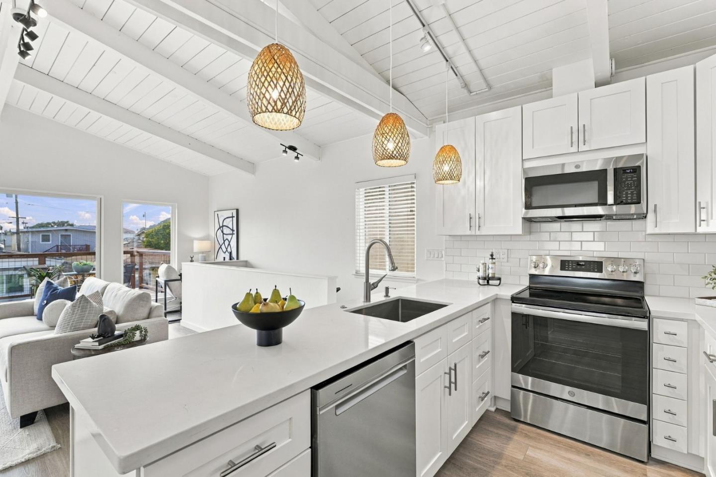113 Bennett Road Aptos, CA 95003 - Photo 12 of 61 Gallery Image 12
