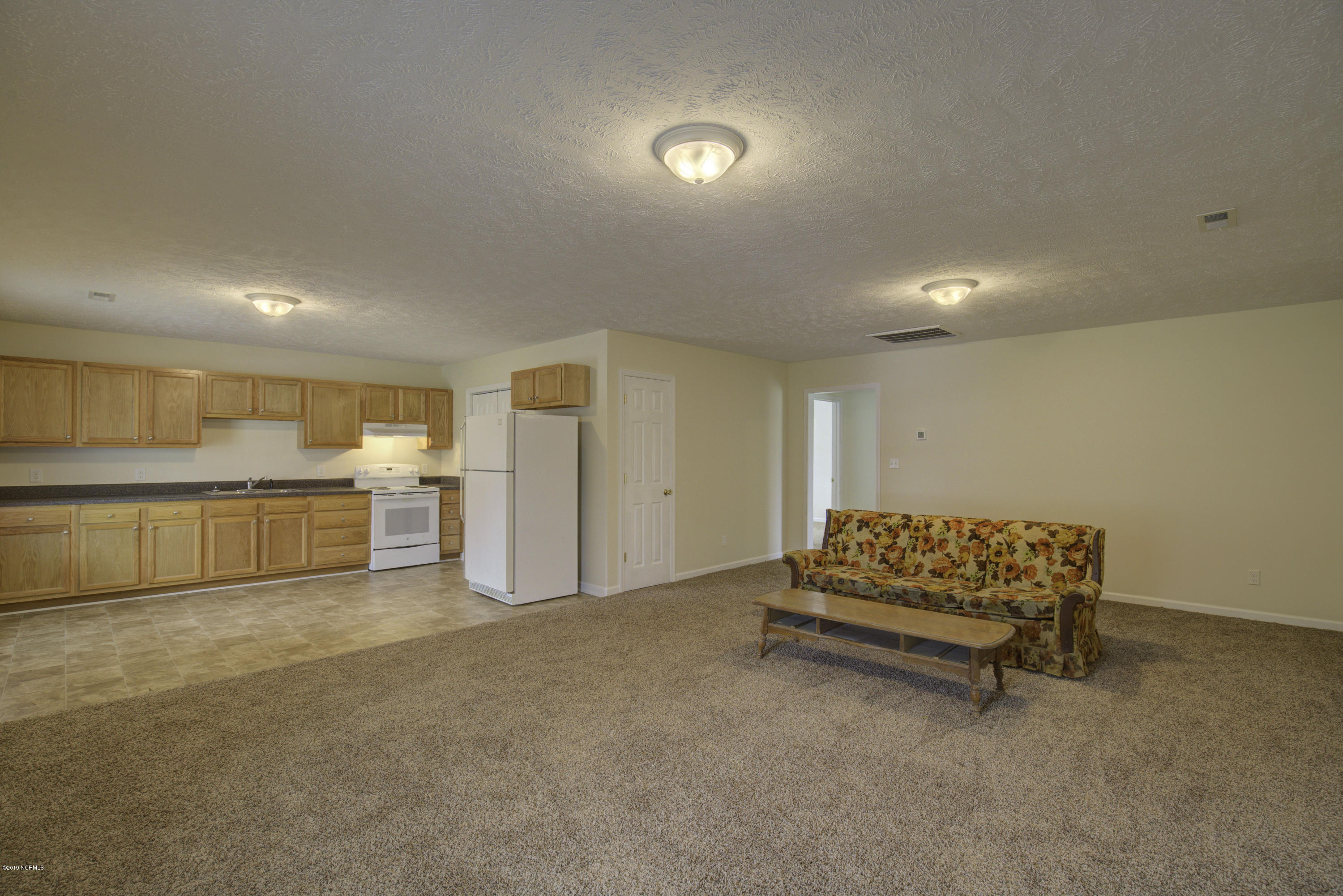 142 Swan Point Road Sneads Ferry, NC 28460 - Photo 11 of 27 142 Swanpoint - Interiors - _10