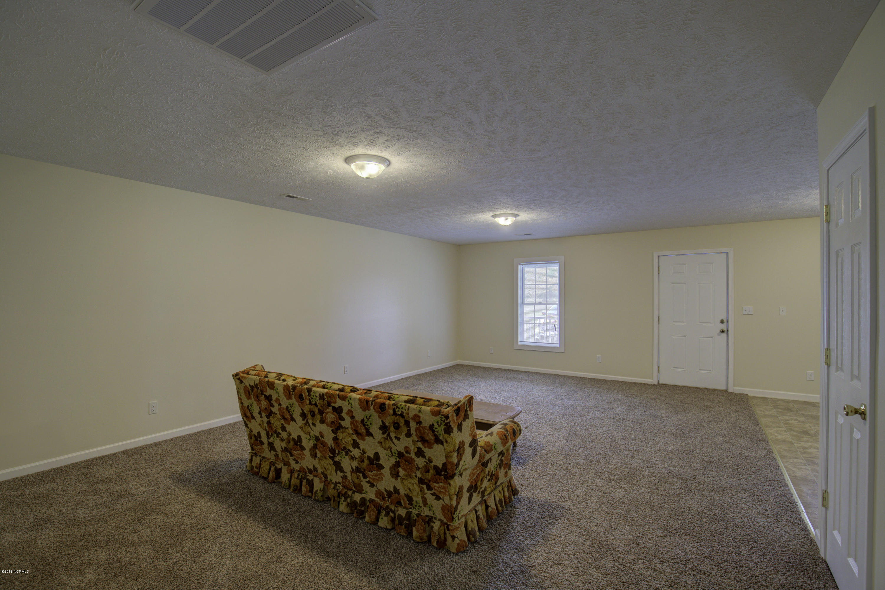 142 Swan Point Road Sneads Ferry, NC 28460 - Photo 13 of 27 142 Swanpoint - Interiors - _5