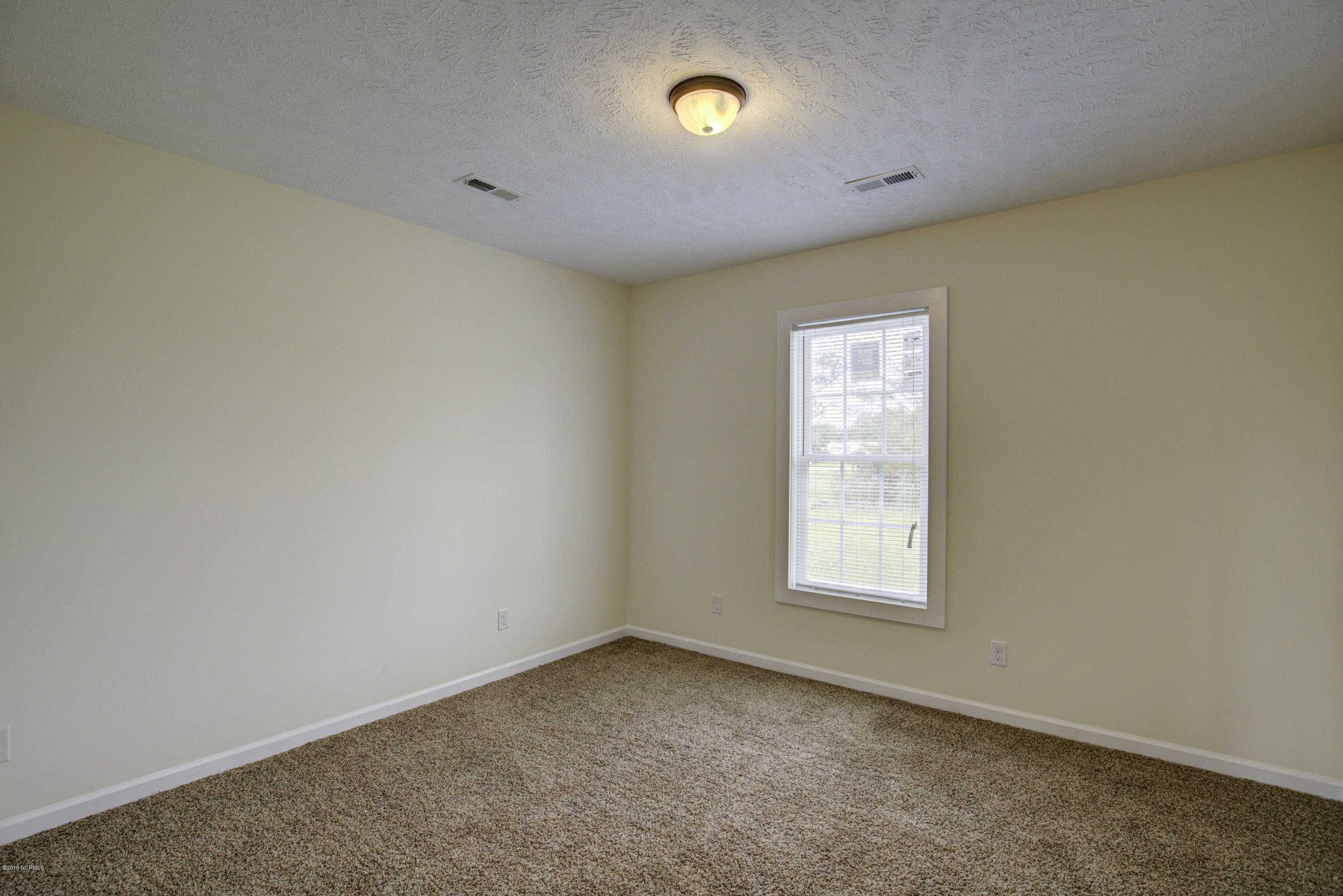 142 Swan Point Road Sneads Ferry, NC 28460 - Photo 16 of 27 142 Swanpoint - Interiors - _8