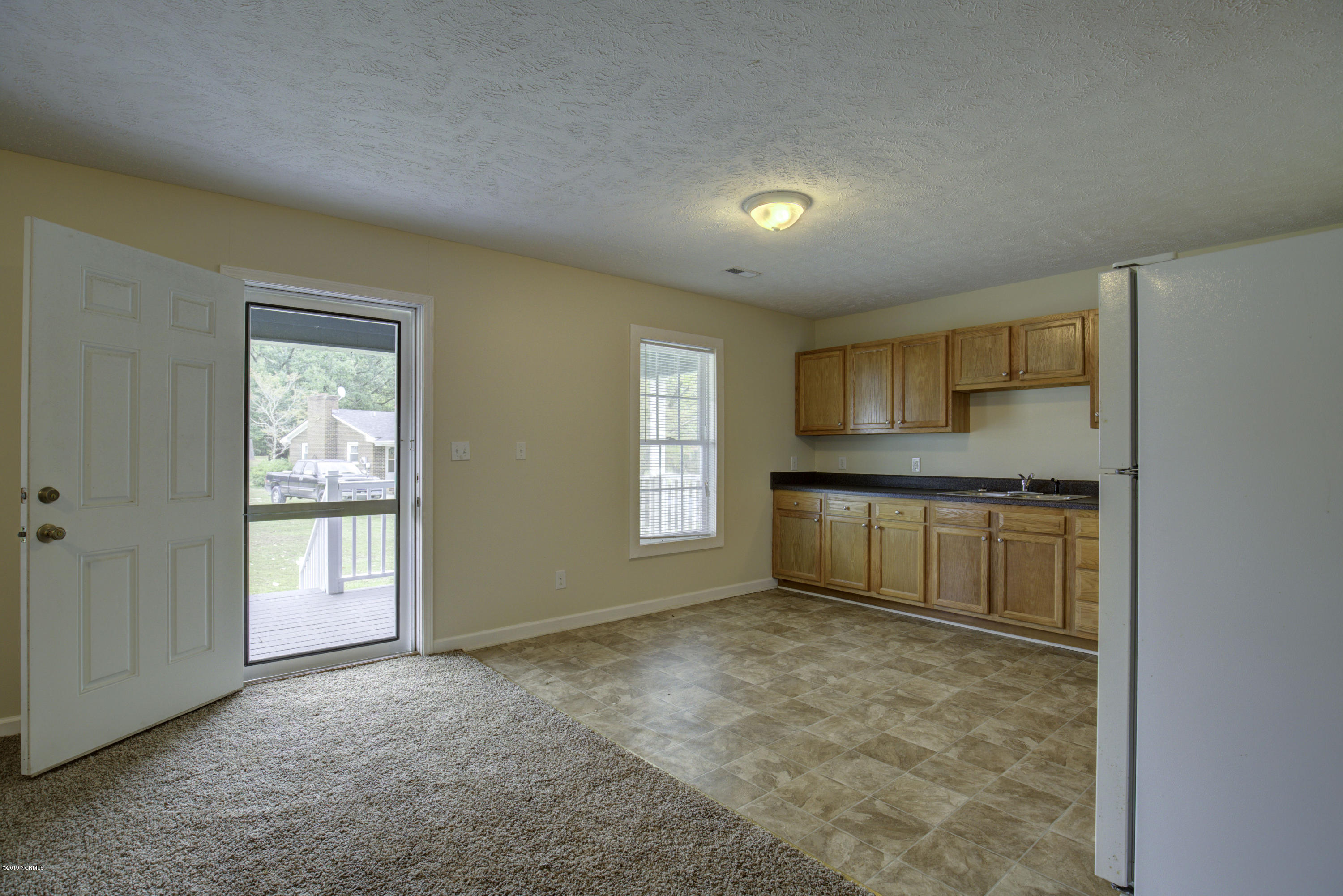 142 Swan Point Road Sneads Ferry, NC 28460 - Photo 9 of 27 142 Swanpoint - Interiors - _13