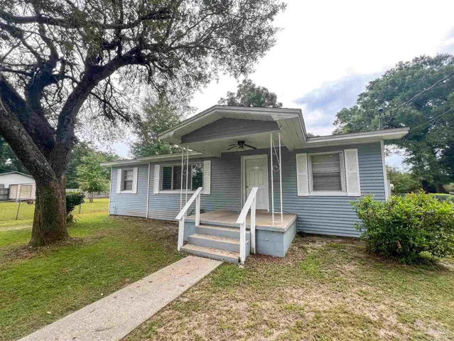 $1,300 | 608 North 70th Avenue, Pensacola, FL 32506