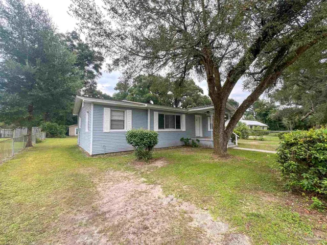 $1,300 | 608 North 70th Avenue, Pensacola, FL 32506