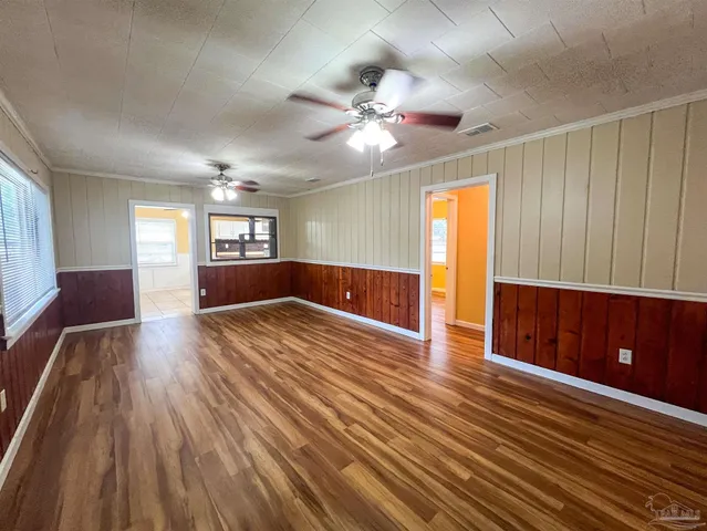 $1,300 | 608 North 70th Avenue, Pensacola, FL 32506