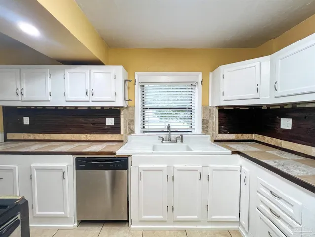 $1,300 | 608 North 70th Avenue, Pensacola, FL 32506