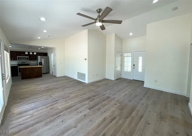 $2,100 | 9509 Sundial Drive, Las Vegas, NV 89134