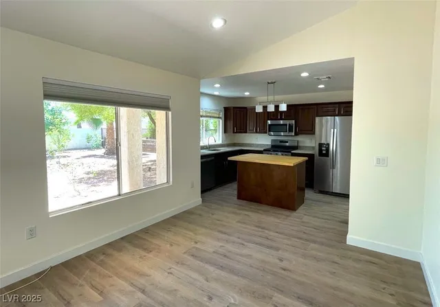 $2,100 | 9509 Sundial Drive, Las Vegas, NV 89134