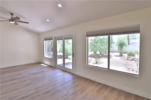 $2,100 | 9509 Sundial Drive, Las Vegas, NV 89134