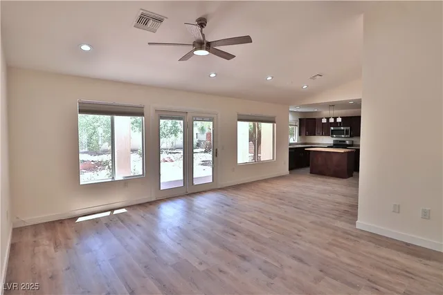 $2,100 | 9509 Sundial Drive, Las Vegas, NV 89134