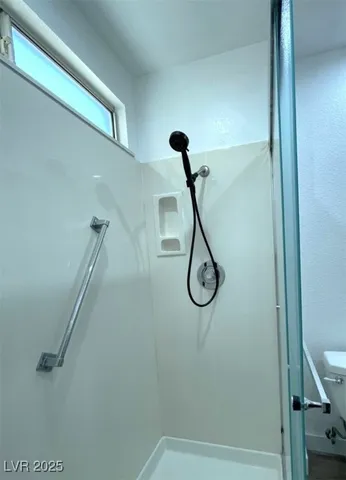 $2,100 | 9509 Sundial Drive, Las Vegas, NV 89134