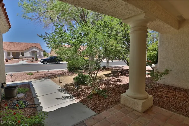 $2,100 | 9509 Sundial Drive, Las Vegas, NV 89134