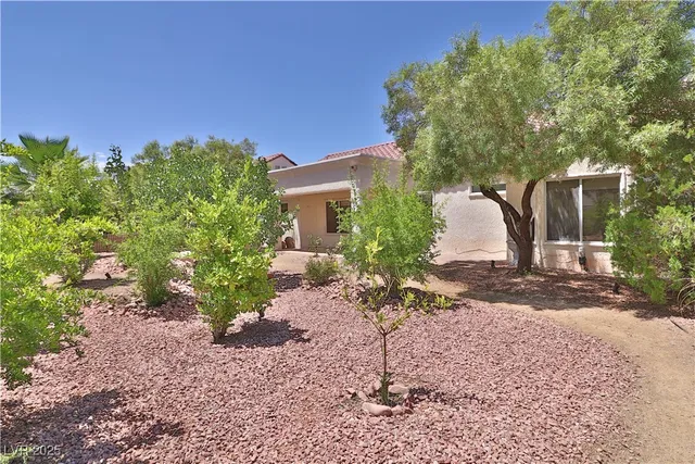 $2,100 | 9509 Sundial Drive, Las Vegas, NV 89134