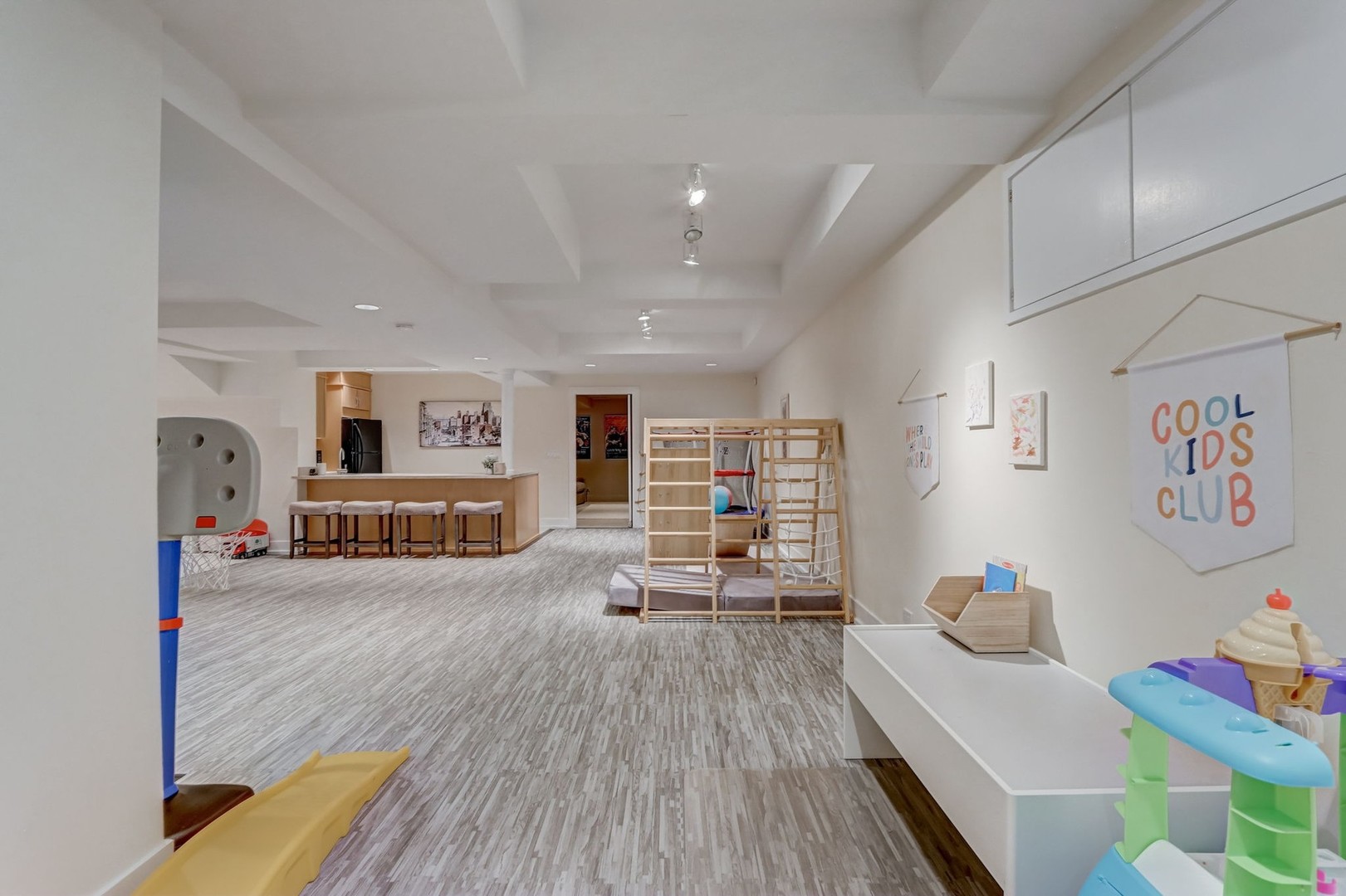427 Brierhill Road Deerfield, IL 60015 - Photo 43 of 59 Gallery Image 43