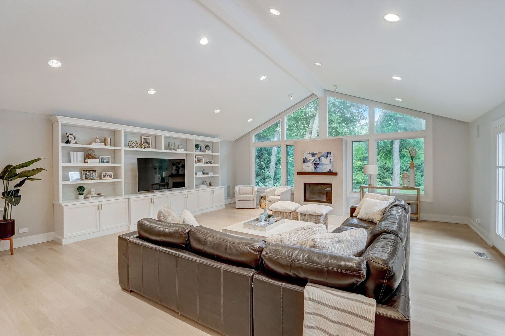 427 Brierhill Road Deerfield, IL 60015 - Photo 9 of 59 Gallery Image 9