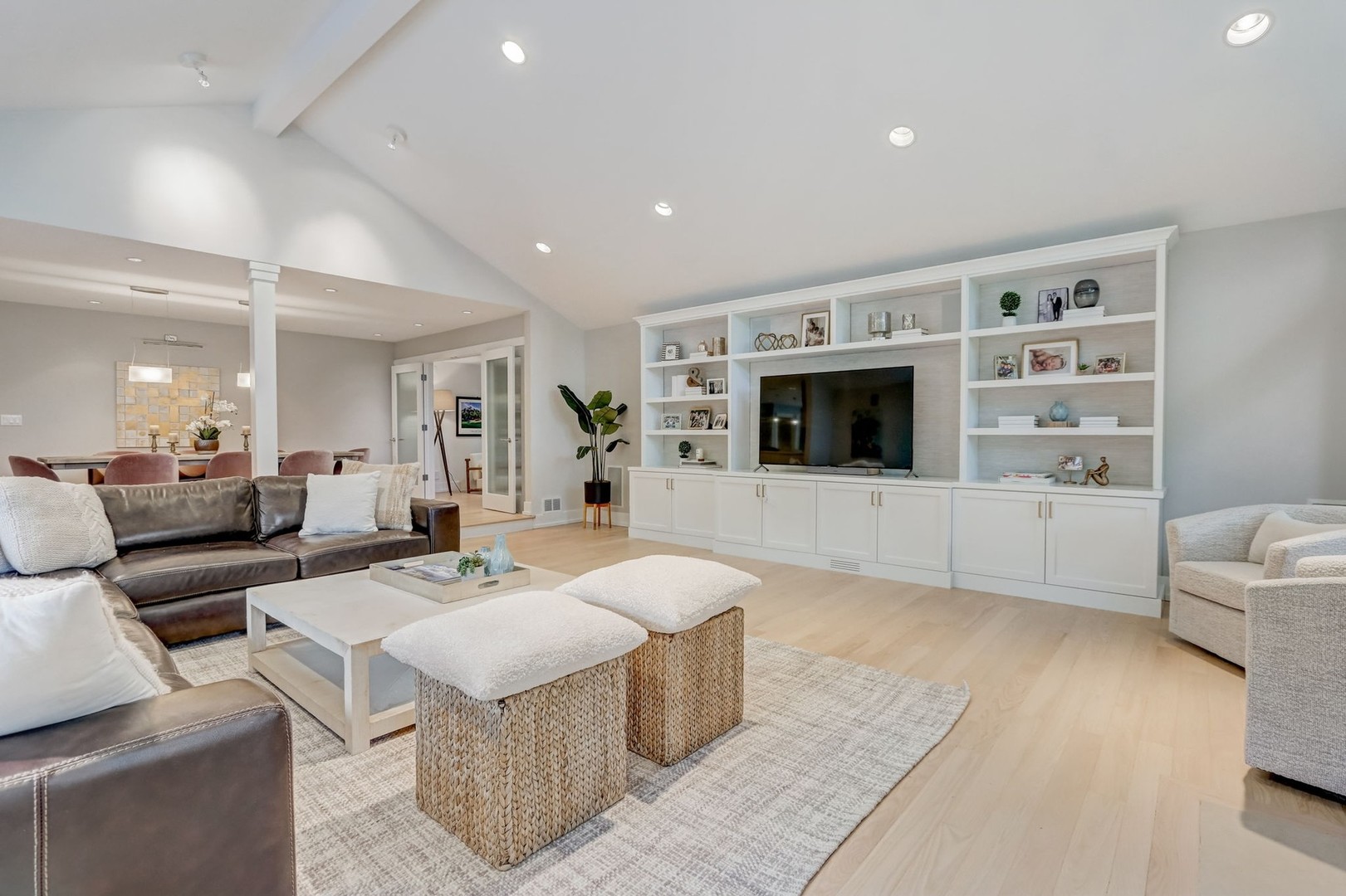 427 Brierhill Road Deerfield, IL 60015 - Photo 10 of 59 Gallery Image 10