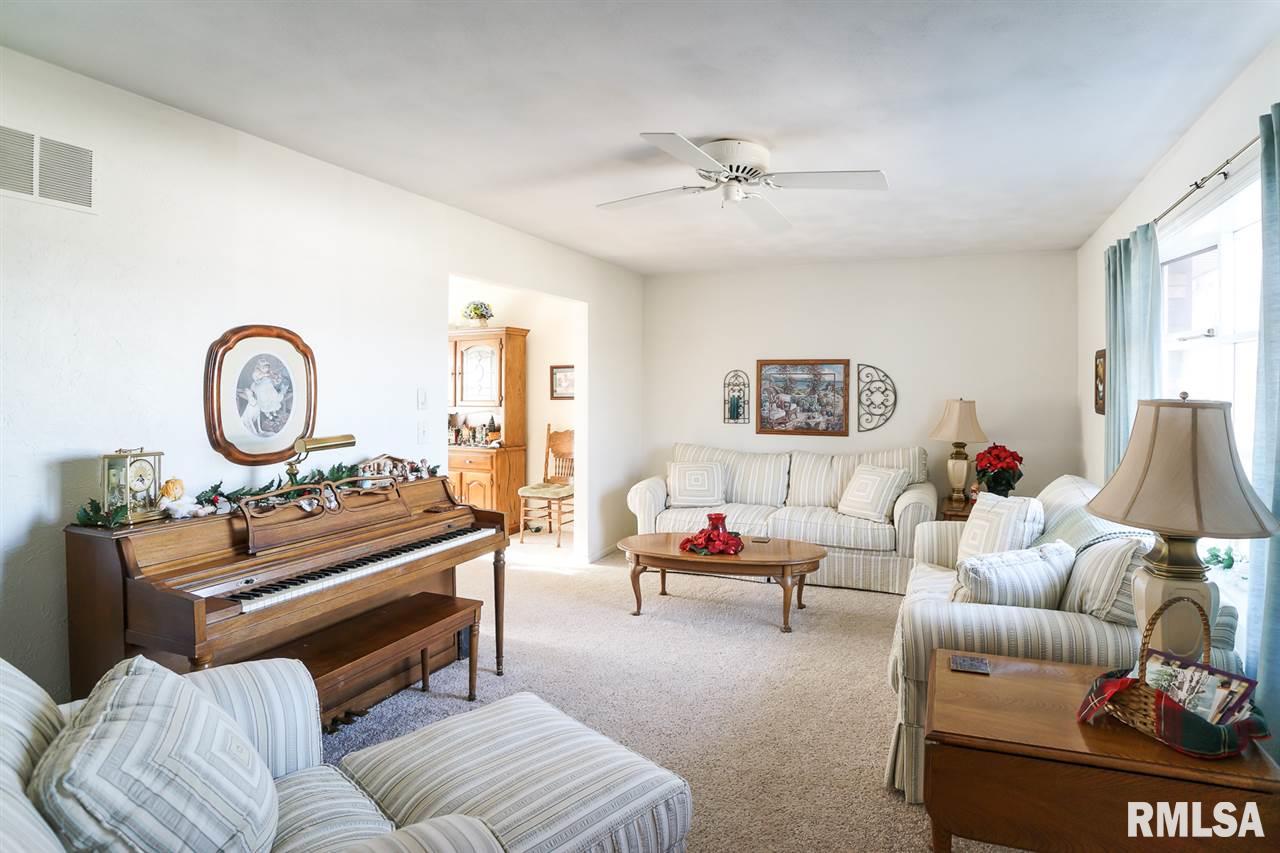 3312 Sheridan Road Pekin, IL 61554 - Photo 17 of 36 Gallery Image 17