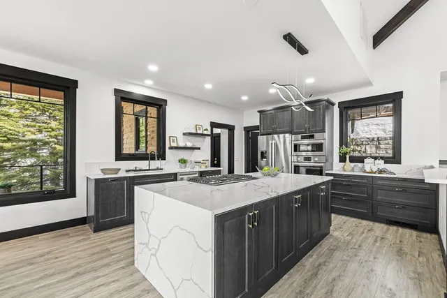 $2,248,000 | 15 Veil Cave Court, Donnelly, ID 83615