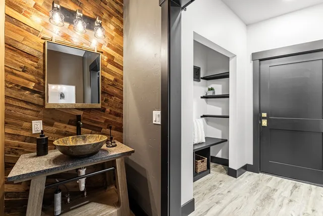 $2,248,000 | 15 Veil Cave Court, Donnelly, ID 83615