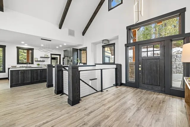 $2,248,000 | 15 Veil Cave Court, Donnelly, ID 83615