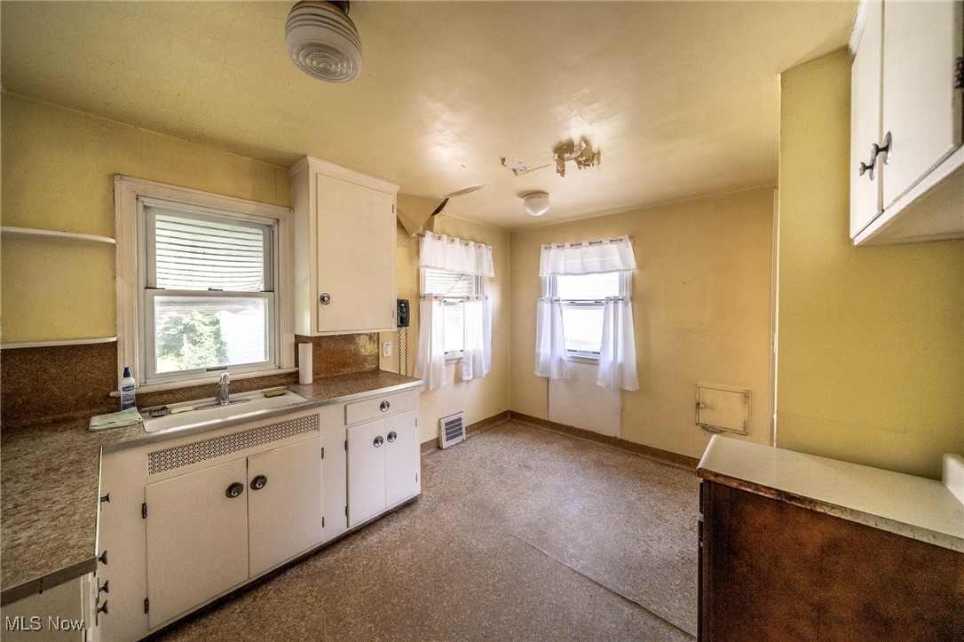 1500 Brainard Road Cleveland, OH 44124 - Photo 4 of 17 Kitchen