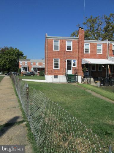 Exterior (Rear)
