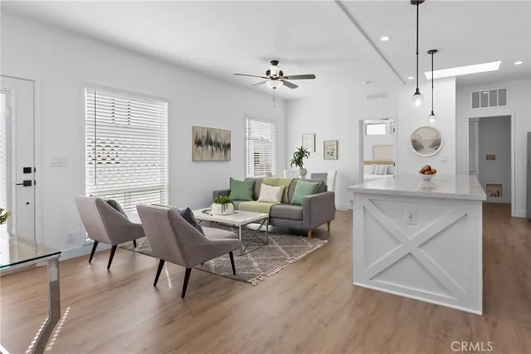 $269,900 | 15621 Beach Boulevard, Unit 19, Westminster, CA 92683