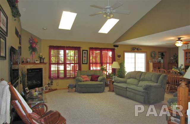 2810 Sheridan Road Pekin, IL 61554 - Photo 10 of 15 Gallery Image 10