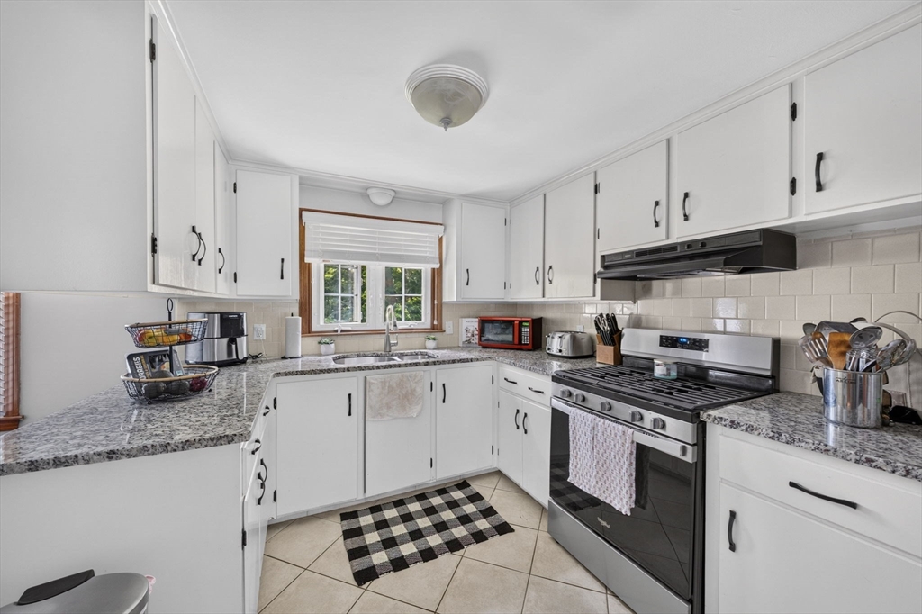 458 Orswell Street Fall River, MA 02721 - Photo 16 of 33 Gallery Image 16