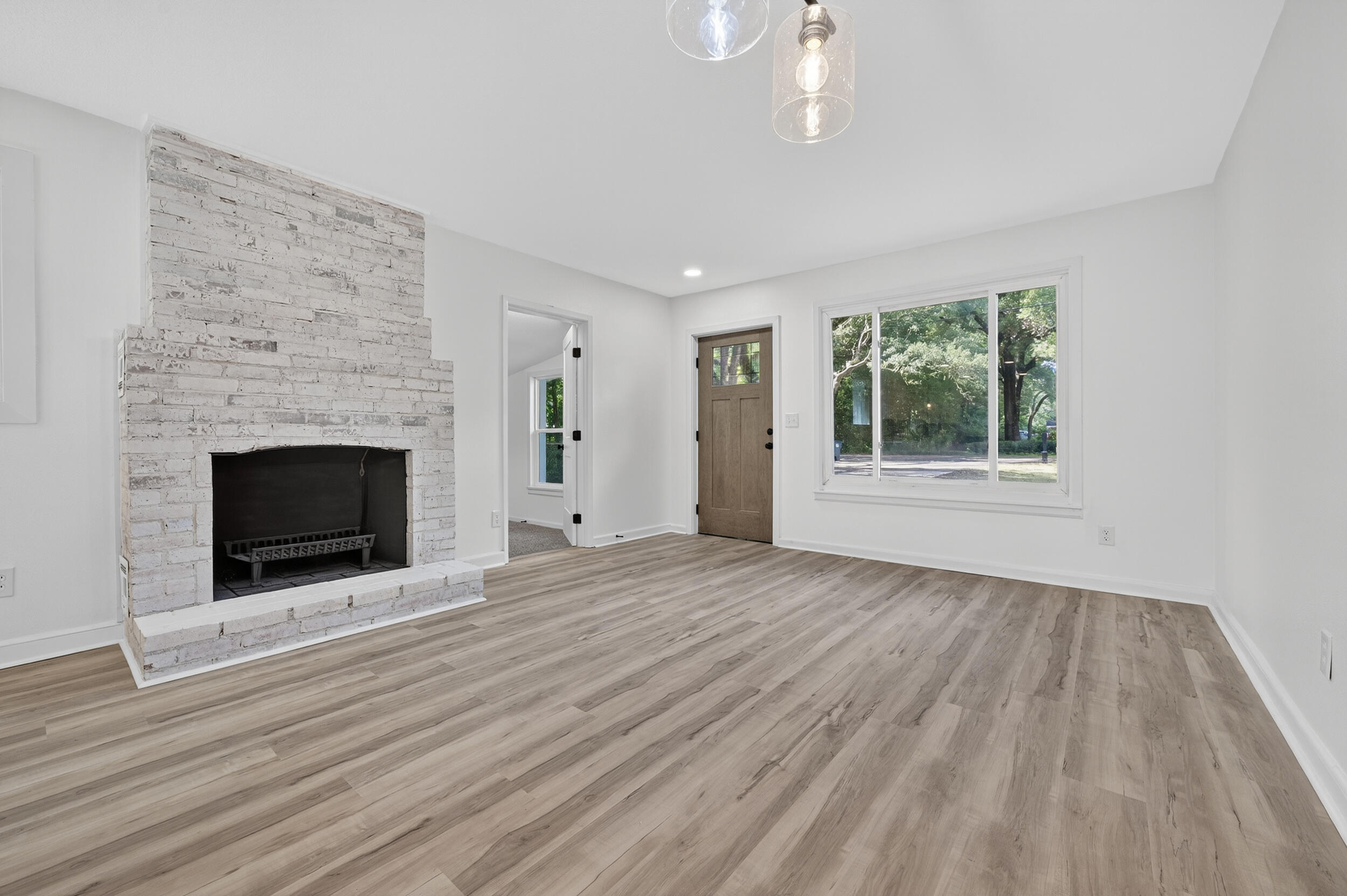 220 Edge Avenue Valparaiso, FL 32580 - Photo 4 of 64 220 edge ave-valparaiso-4