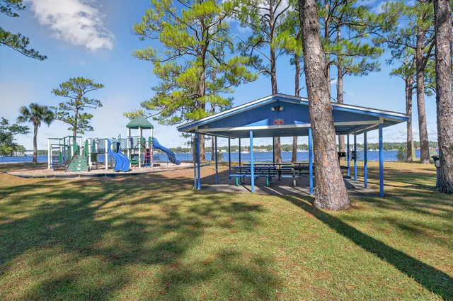 $398,000 | 220 Edge Avenue, Valparaiso, FL 32580