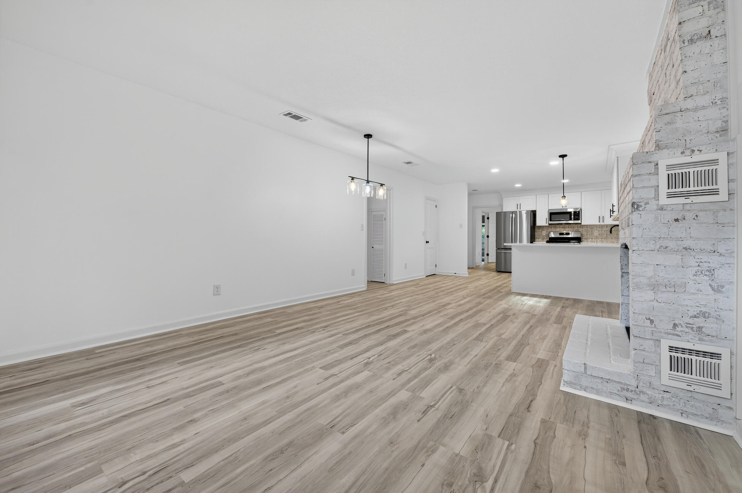 220 Edge Avenue Valparaiso, FL 32580 - Photo 6 of 64 220 edge ave-valparaiso-6