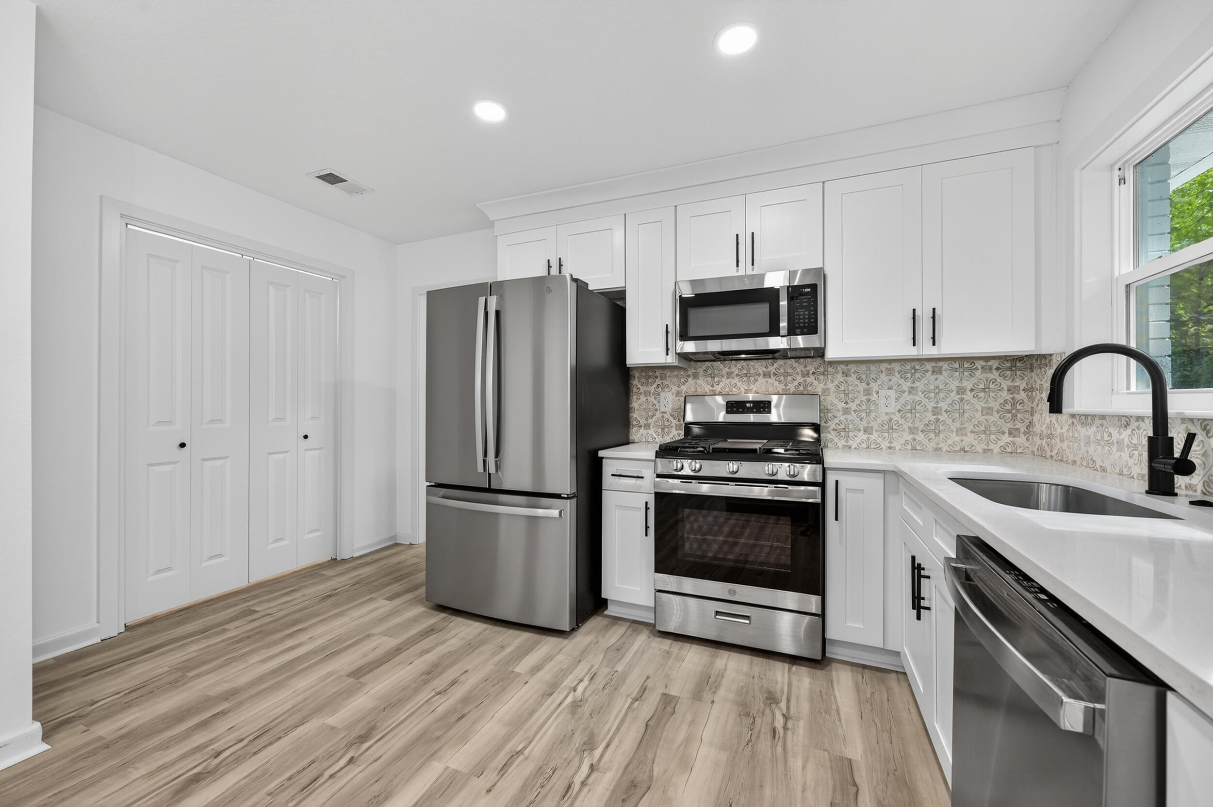 220 Edge Avenue Valparaiso, FL 32580 - Photo 10 of 64 220 edge ave-valparaiso-10