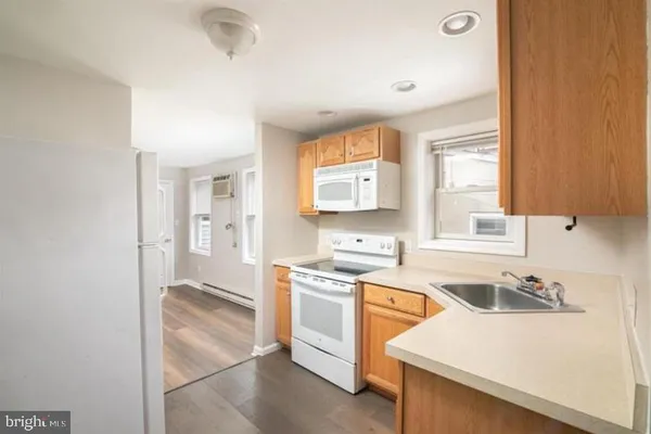 $1,500 | 212-214 Farnsworth Avenue, Unit 2, Bordentown, NJ 08505