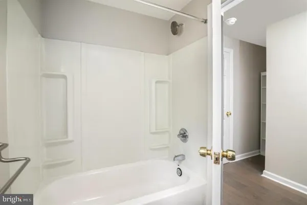 $1,500 | 212-214 Farnsworth Avenue, Unit 2, Bordentown, NJ 08505