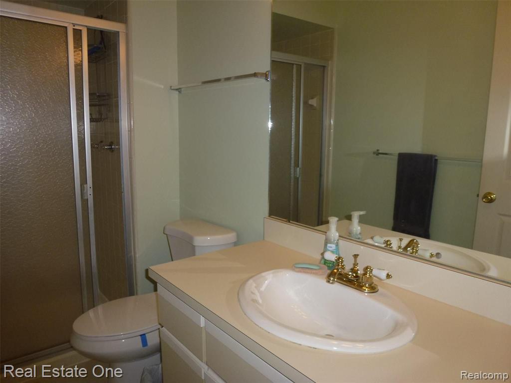 570 Tennyson, Unit 78 Rochester Hills, MI 48307 - Photo 23 of 35