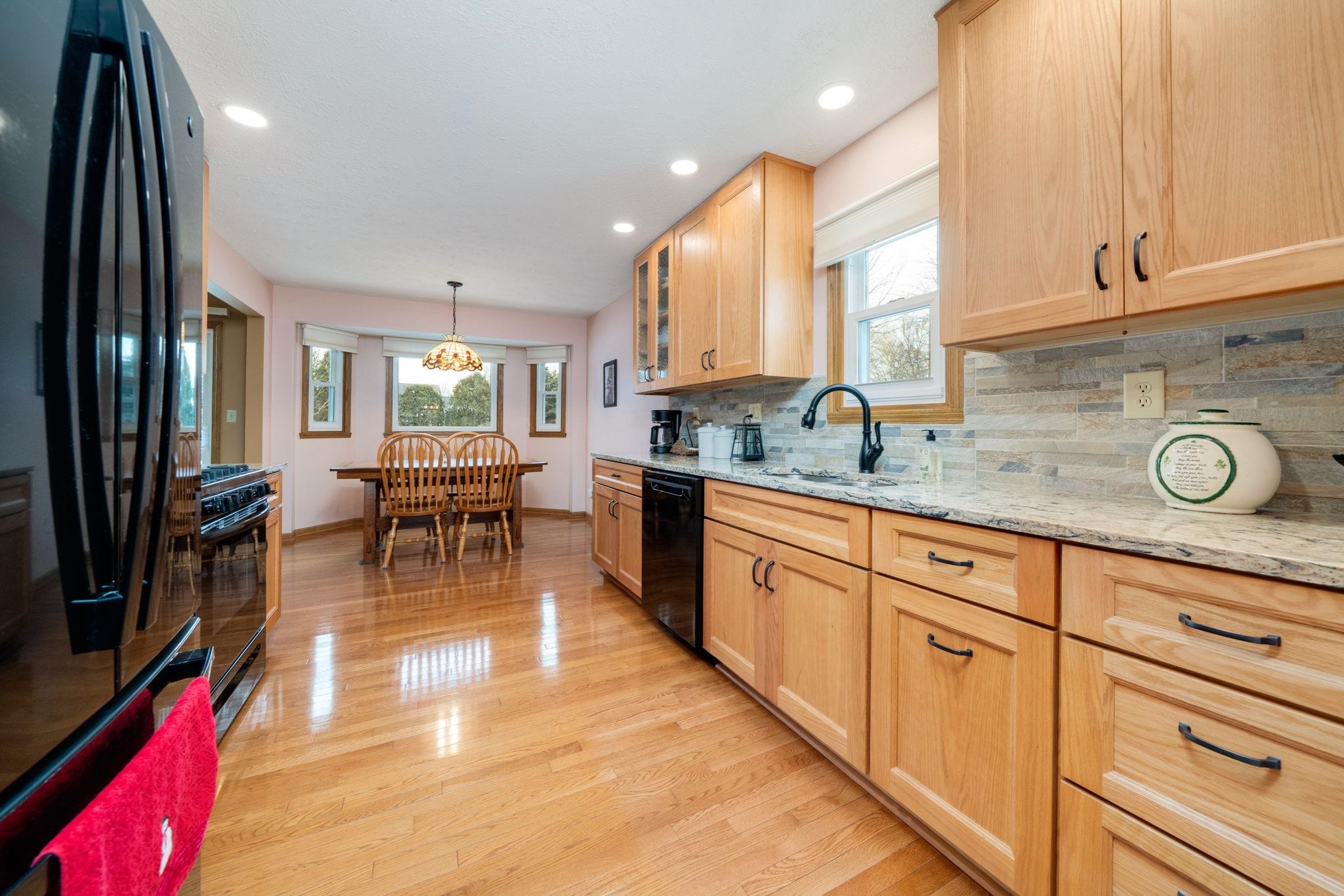 6395 Greystone Roscoe, IL 61073 - Photo 13 of 32