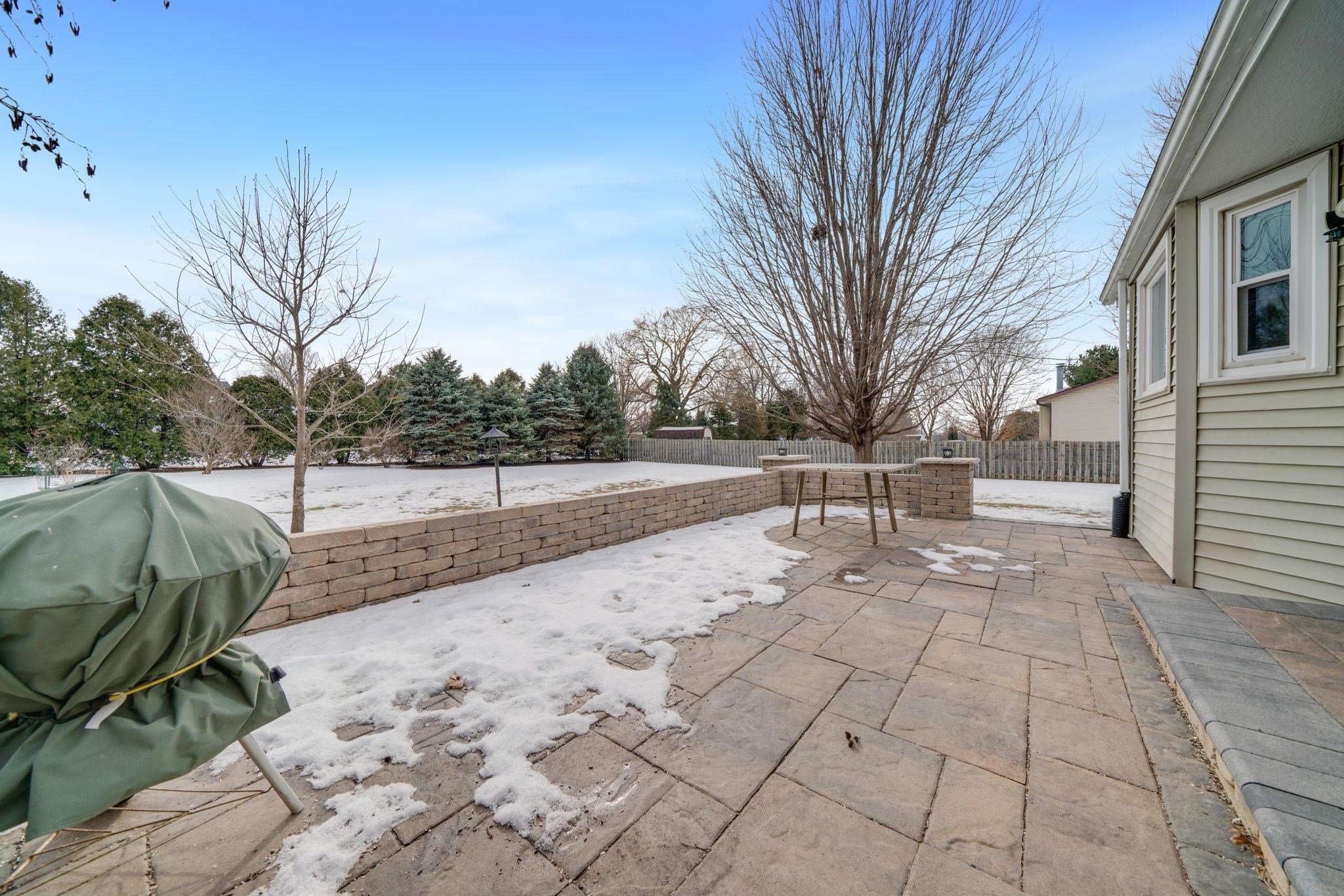 6395 Greystone Roscoe, IL 61073 - Photo 15 of 32