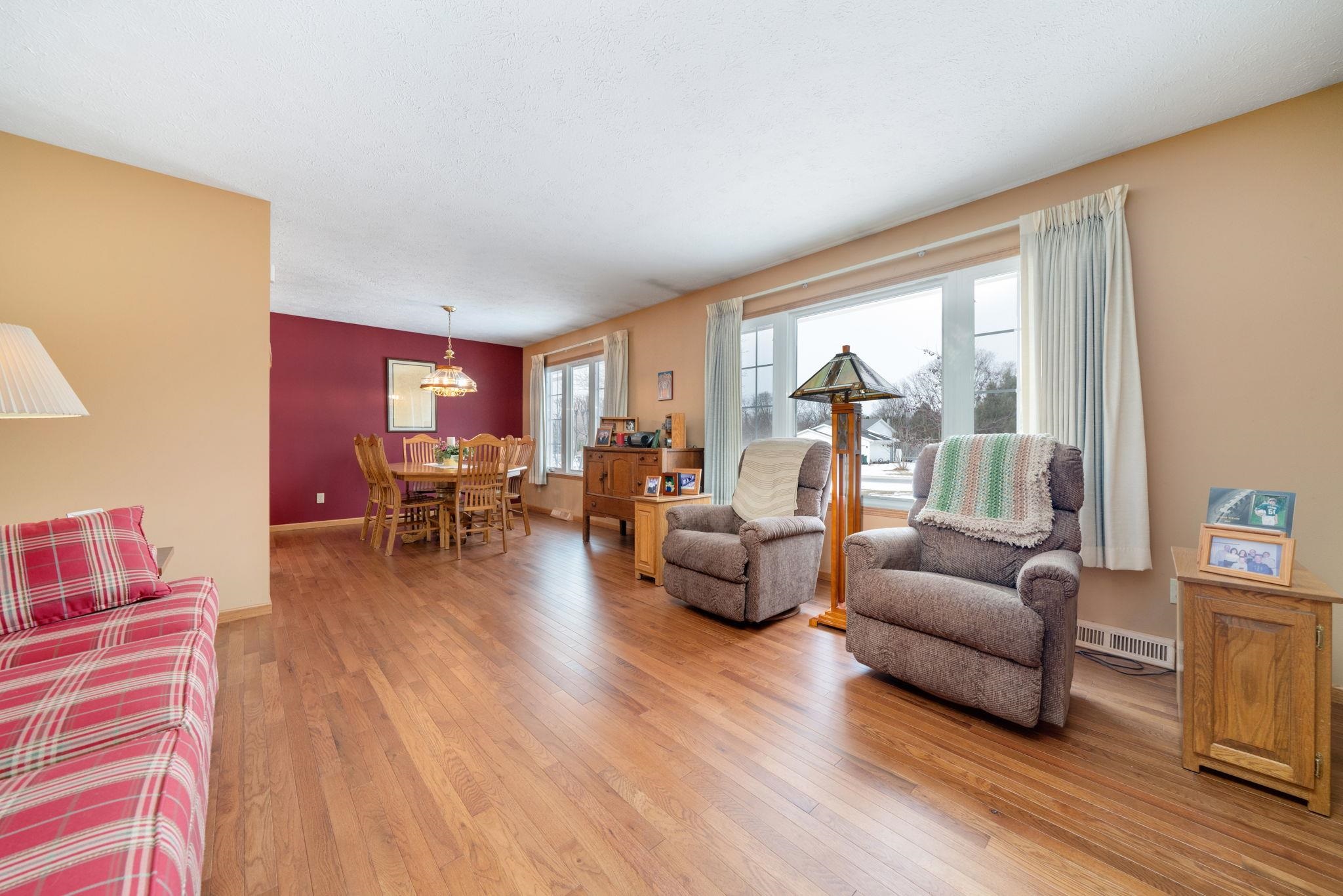 6395 Greystone Roscoe, IL 61073 - Photo 5 of 32