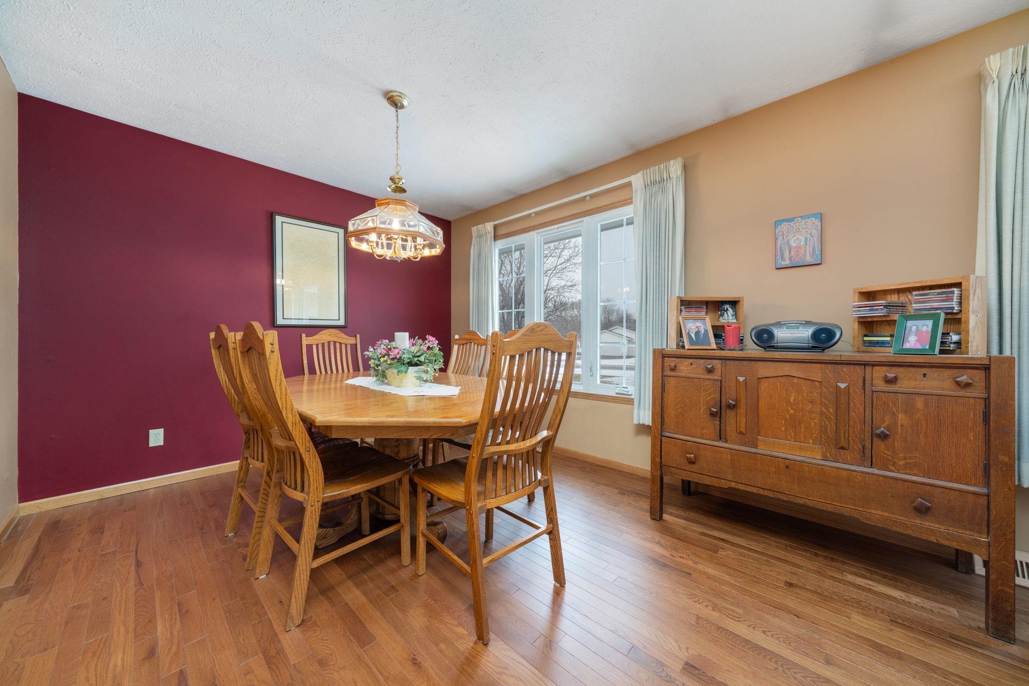 6395 Greystone Roscoe, IL 61073 - Photo 8 of 32