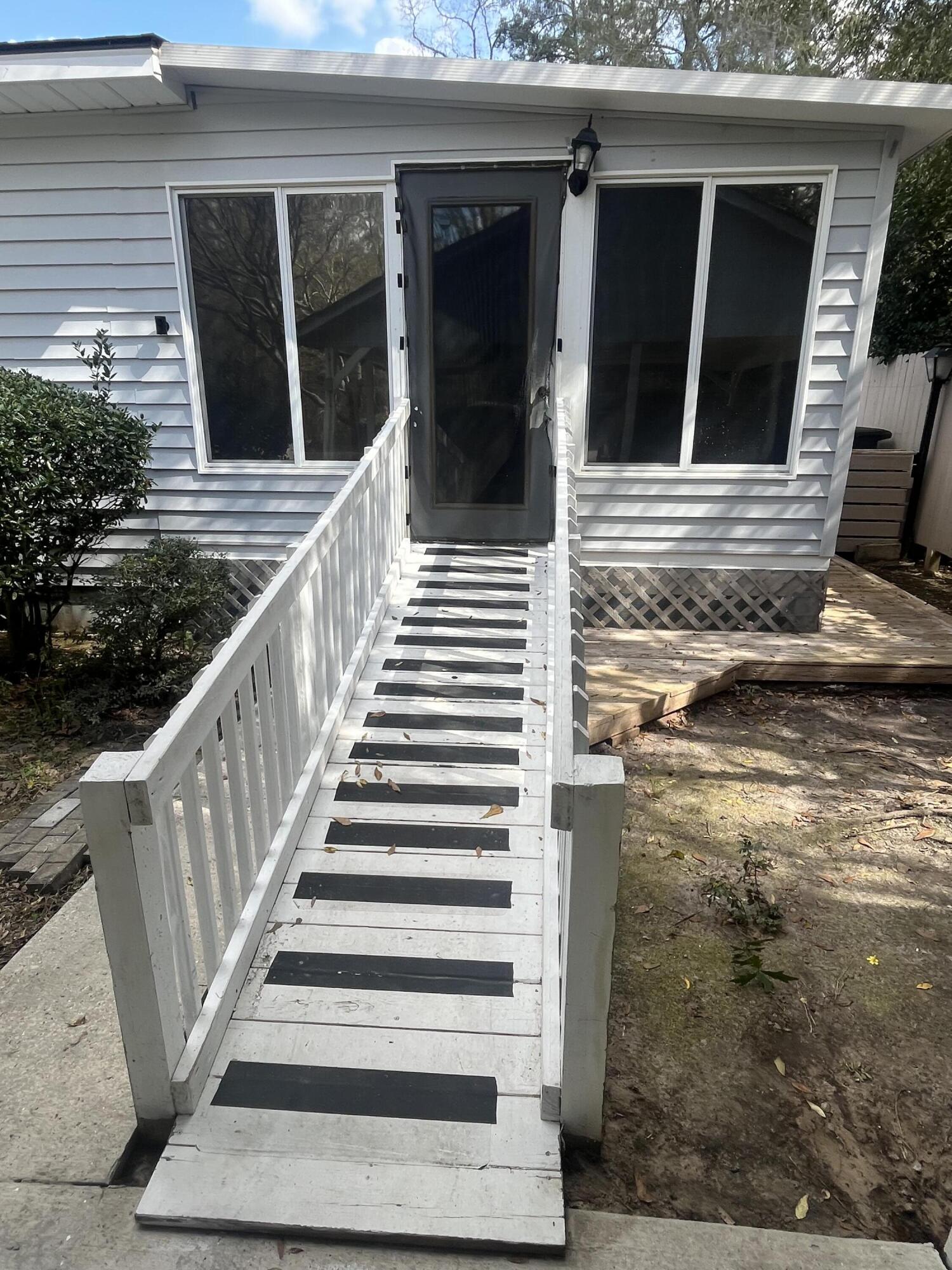 210 Orange Street Walterboro, SC 29488 - Photo 3 of 21 IMG_7389