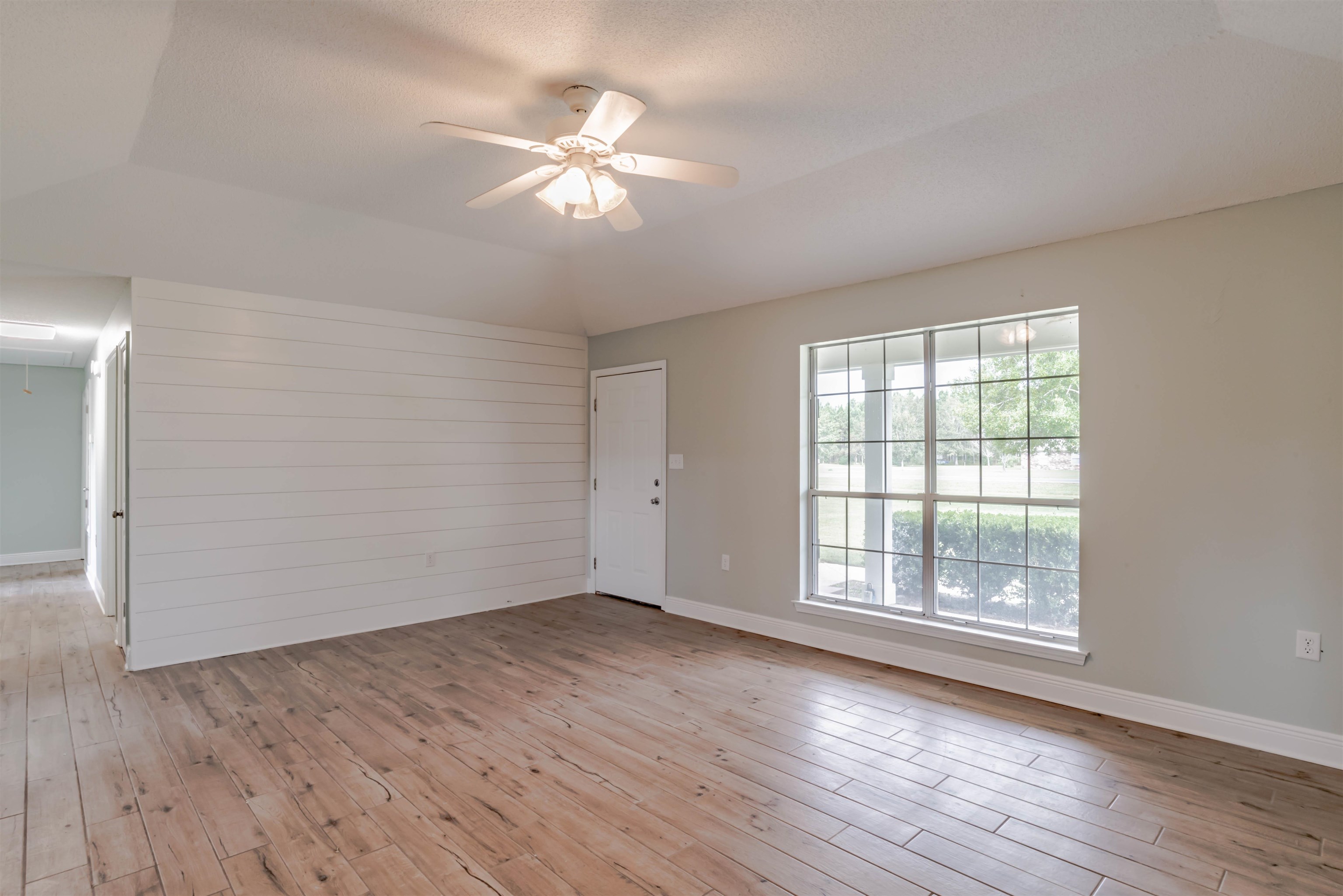 26640 Frank Road Elberta, AL 36530 - Photo 11 of 29 Living Room
