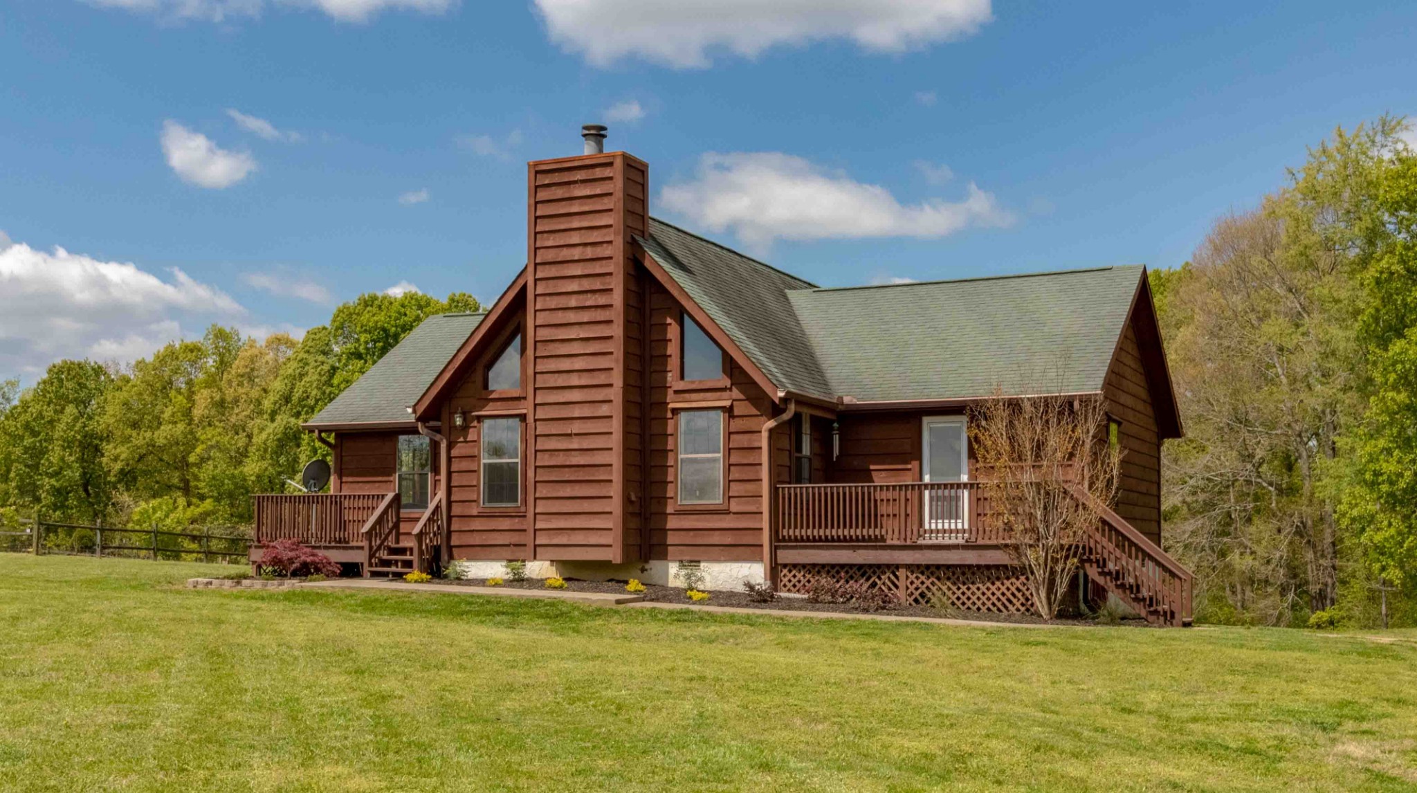 946 Hayes Ridge Road Indian Mound, TN 37079 - Photo 1 of 23 a view of a house with backyard