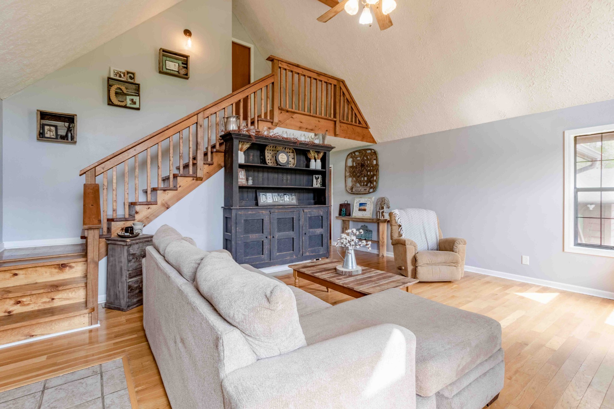 946 Hayes Ridge Road Indian Mound, TN 37079 - Photo 5 of 23 a bedroom with furniture and a window
