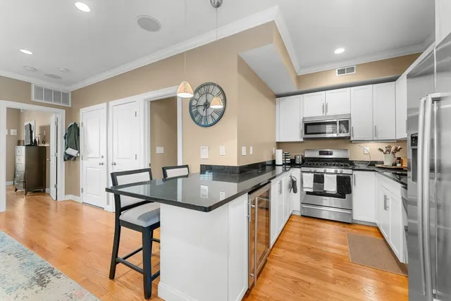 $3,800 | 619 East 3rd Street, Unit 2, Boston, MA 02127