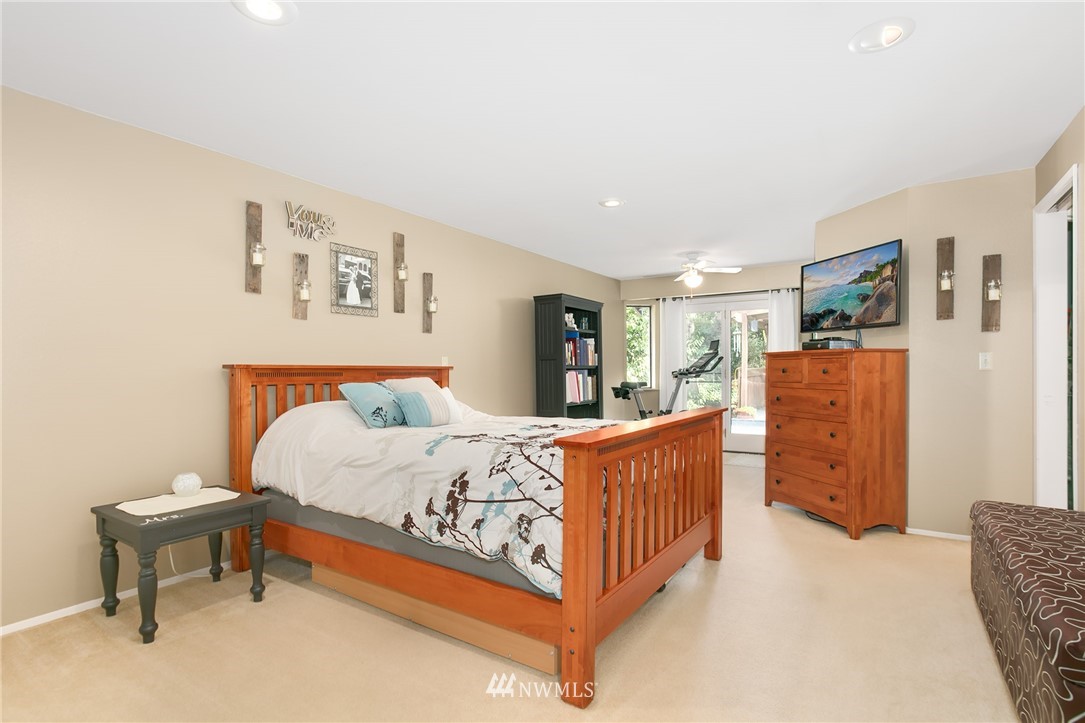 17529 24th Avenue Southeast Bothell, WA 98012 - Photo 4 of 12