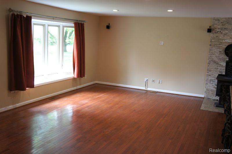 1616 Mark Hopkins Road Bloomfield Hills, MI 48302 - Photo 8 of 24