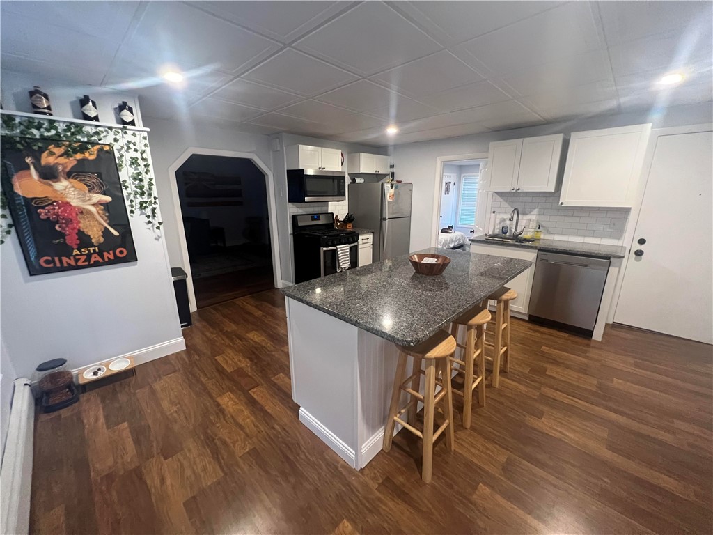 1531 Mendon Road Cumberland, RI 02864 - Photo 4 of 15